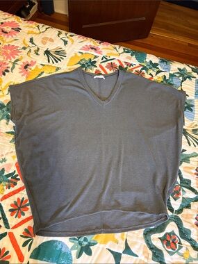 Lightweight V-Neck Sweater - Slate Gray